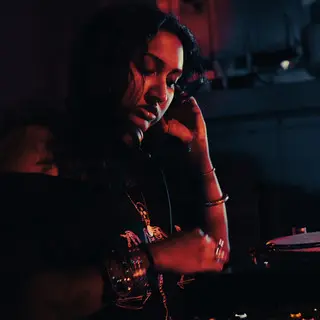 Happy Hour: Oscil, Uttaraa, Alter